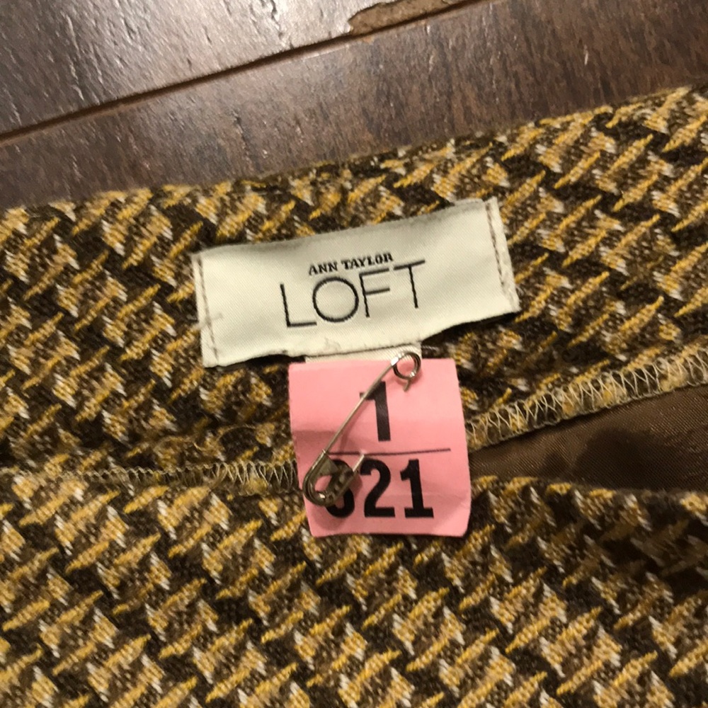 FLASH SALE Ann Taylor checked skirt - Picture 3 of 4